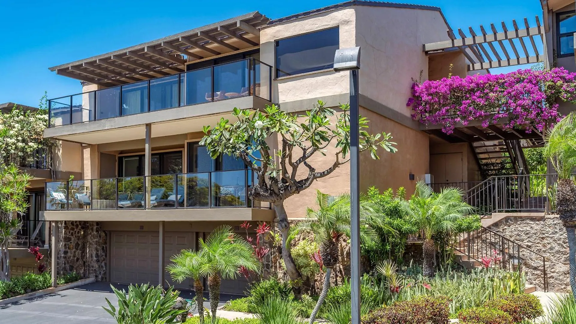 Wailea Elua Village 803, Ocean Views, Modern Reno